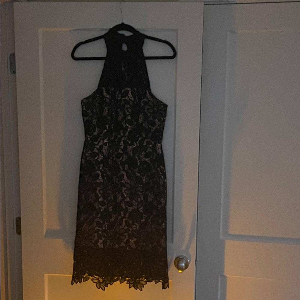 NICHOLAS Elegant Black Lace Midi Dress